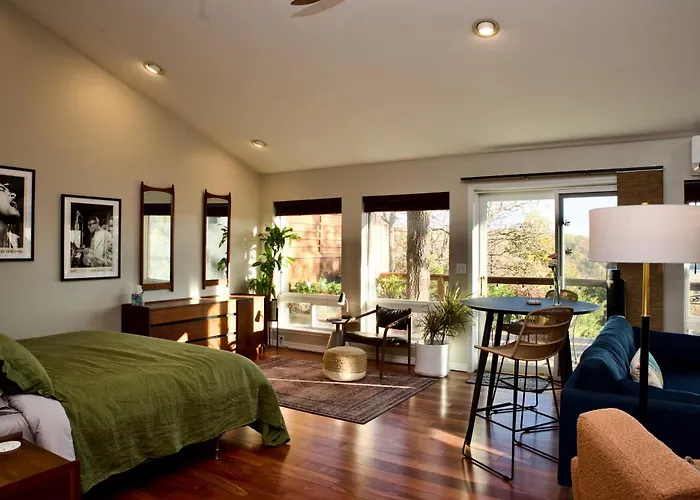 Beaver Lake Cottages